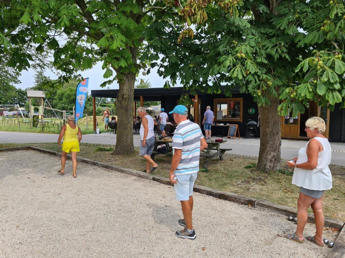 Chalet 516 Op Recreatiepark De Wielen Sint Maarten Luaran gambar